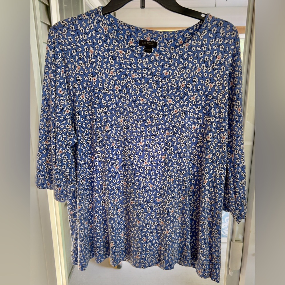J.Jill Wearever Blue & White Floral Top Rayon Spandex Blend 3/4 sleeve Size XL